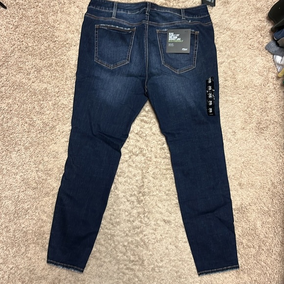 Silver Jeans Suki Curvy Fit Mid-Rise Skinny Leg Size 16 - Picture 4 of 4